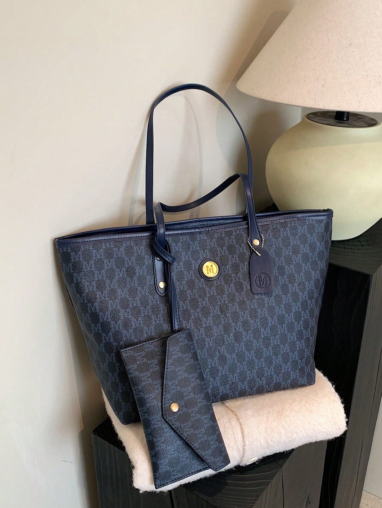 Dedoo 1Pc High-Quality Handbag, 2024 New Fashion Versatile Luxury Tote Bag, Shoulder Bag, Large Capacity Office Shoulder Bag, Suitable as Gift for Girlfriend, Shopping, Dating, Travel, Casual, Work and Other Occasions, Eye-Catching Ladies Work Bag